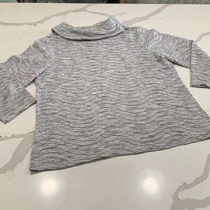 Chico’s gray zipper collar fall top size small
🎃